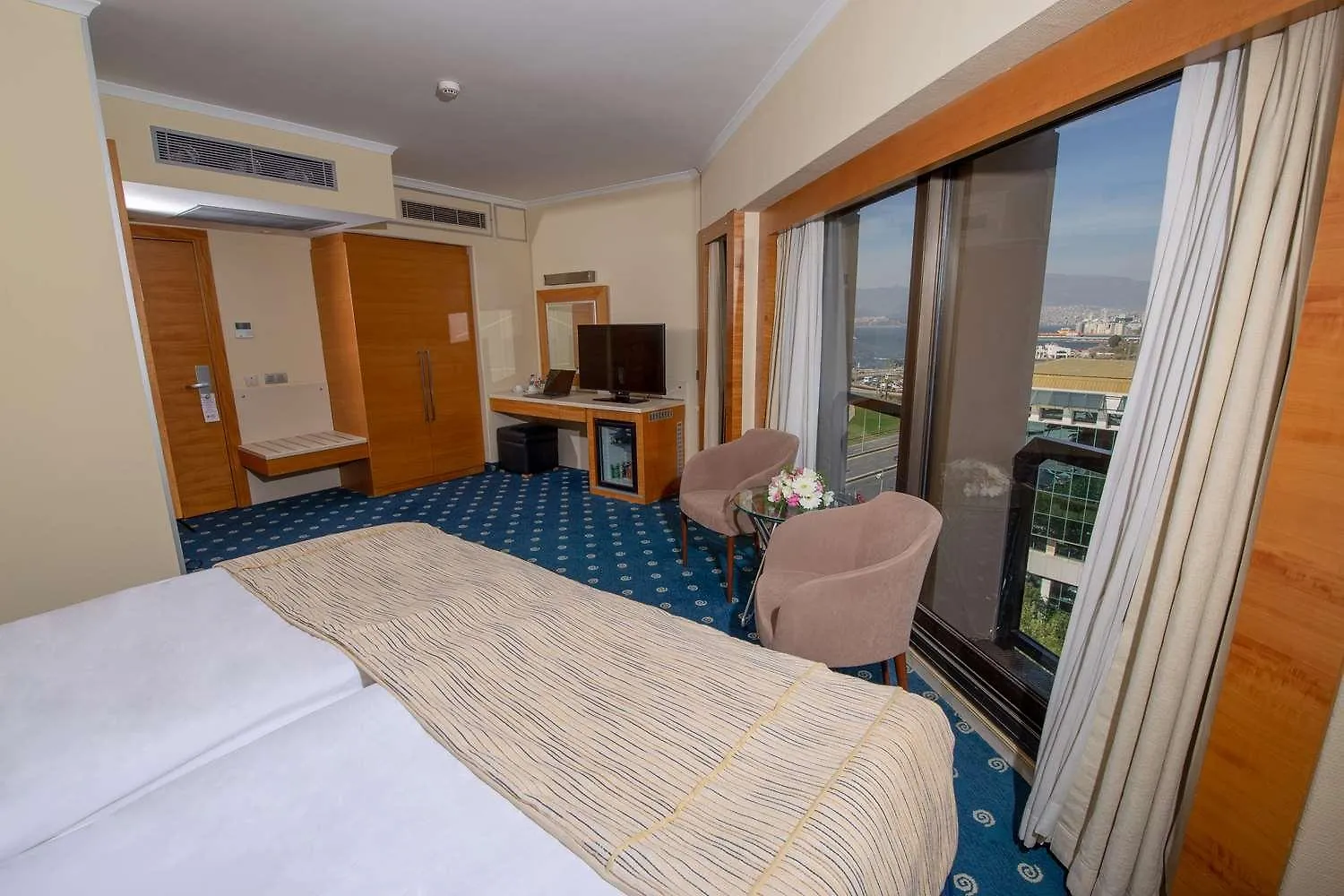 Best Western Plus Hotel Konak Izmir 4*,